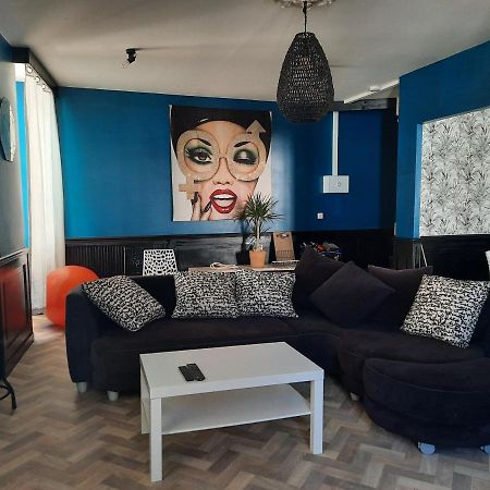 Duplex Place Du Marche Saint-Jean-dʼAngély Exterior foto